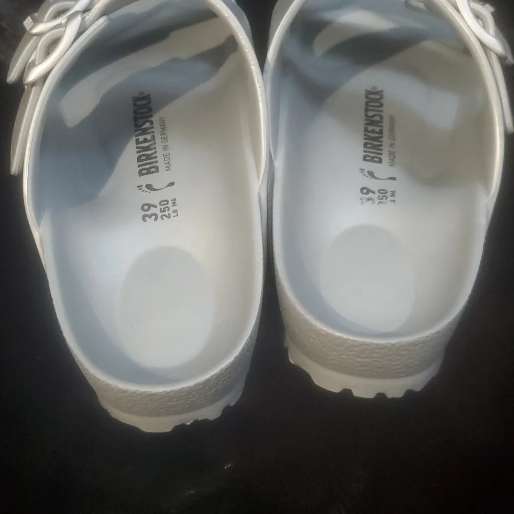 BIRKENSTOCK ARIZONA EVA SANDALS IN A METALIC /SZ: 39